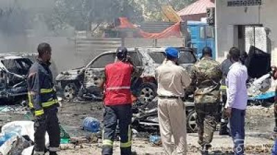 Somalie  : Mogadiscio, 2 morts et 5 blessés dans un attentat à  la voiture piégée près d'un ministère