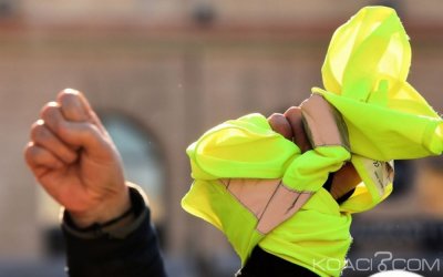 Egypte : Un avocat jeté en prison pour avoir porté un gilet jaune