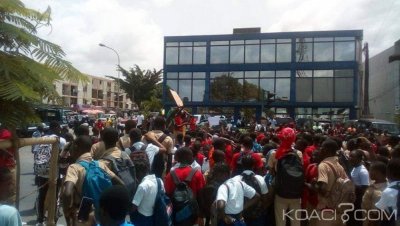 Côte d'Ivoire : A Cocody, les élèves dans les rues pour réclamer la reprise des cours