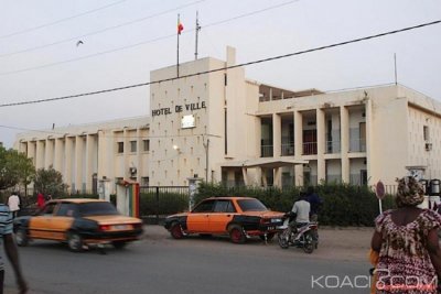 Sénégal : Un professeur poignardé à  mort dans un bar par une lycéenne en classe de Terminal à  Diourbel