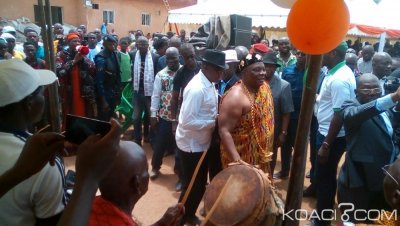 Côte d'Ivoire : Malgré l'appel du boycott d'une tête couronnée du Gbêkê, Adjoumani brise le «Poteau» prédit au palais du carnaval