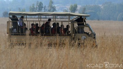 Ouganda  : Une touriste américaine et son chauffeur pris en otage dans un parc , les ravisseurs exigent 500 000 dollars