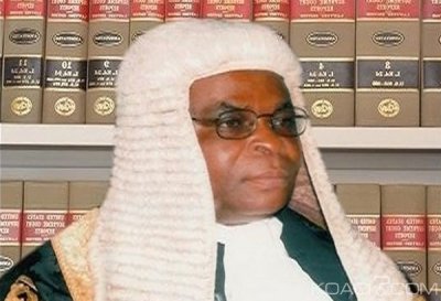 Nigeria: L'ancien président de la cour suprême suspendu pour 10 ans pour  corruption