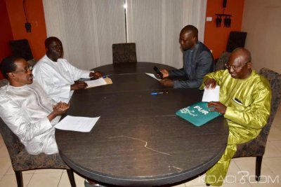 Sénégal: Modification de la constitution annoncée par Macky Sall, l'opposition sort enfin de son silence