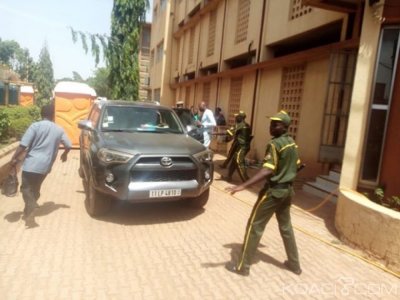 Burkina Faso : Le DG de la poste hué et chassé par ses agents lors d'un mouvement d'humeur