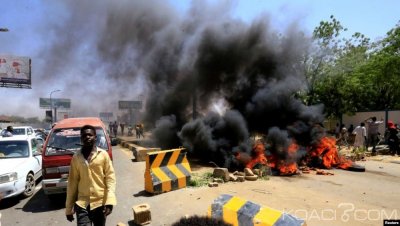 Soudan: Huit manifestants blessés par balles près du QG de l'armée, suspension des pourparlers