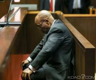 Afrique du Sud: L'ex- Président Zuma dit avoir vendu sa chemise pour payer ses avocats