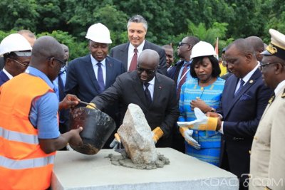 Côte d'Ivoire : Amadou Gon pose la première pierre du nouveau CHR d'Aboisso d'un coût de 29 milliards de FCFA pour une durée de réalisation de 16 mois