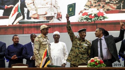 Soudan:  Un accord historique signé à Khartoum pour le transfert du pouvoir aux civils