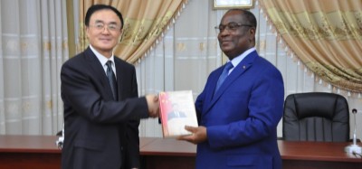 Togo-Chine : Le Président chinois Xi Jinping lance un livre à Lomé