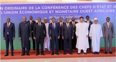 Sénégal-Guinée: Situation politique à Conakry, à Dakar on invite Sall, Ouattara et Buhari à faire comme avec Jammeh
