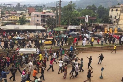 Cameroun: Le spectre de la guerre civile plane,  le chaos social se répand