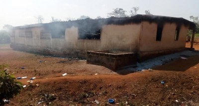 Côte d'Ivoire: À Facobly, une bagarre entre élèves et jeunes vire au drame, une école incendiée, maisons, boutiques et maquis pillés