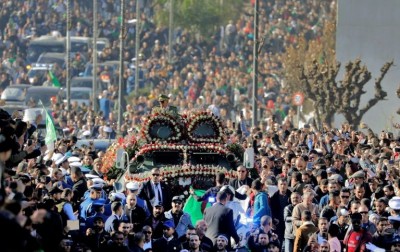 Algérie:  Le puissant général Ahmed Gaïd Salah enterré comme un chef d'Etat