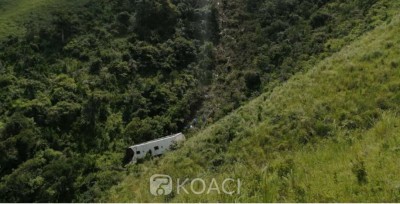 Afrique du Sud : Un bus transportant des personnes âgées tombe dans un ravin, 25 morts
