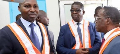 Côte d'Ivoire : Coronavirus, Aka Aouélé au port pour s'imprégner des  mesures de sécurité sanitaire, la crainte des proches des ivoiriens confinés  à Wuhan