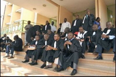 Côte d'Ivoire : Radiation de Me  Roger Dakoury, des greffiers annoncent un arrêt de travail dans toutes les juridictions