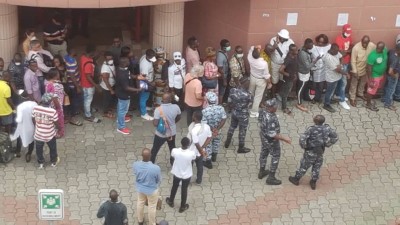 Côte d'Ivoire : Coronavirus, on a dit 1 mètre de distance bon sang !