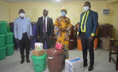 Côte d'Ivoire : Lutte contre la propagation du COVID-19, la MUPEMENET-CI offre de nombreux kits de protection aux enseignants
