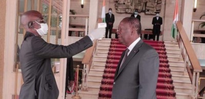 Côte d'Ivoire : Coronavirus, Alassane Ouattara donne l'exemple au palais présidentiel : « Je me protège et je protège les autres »
