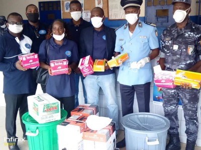 Côte d'Ivoire: Lutte contre le COVID-19, une école offre du matériel d'hygiène au commissariat de police du 34ème arrondissement