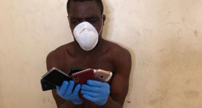 Côte d'Ivoire: En plein couvre-feu, il emporte des téléphones portables dans une cour à Abobo