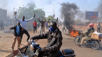 Niger: Empêchés de prier dans une mosquée, des jeunes en colère s'opposent aux forces de l'ordre à Niamey