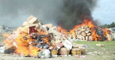 Côte d'Ivoire : Abidjan, 73, 542 tonnes de produits prohibés composés de médicaments et de cigarettes incinérés par les Douanes