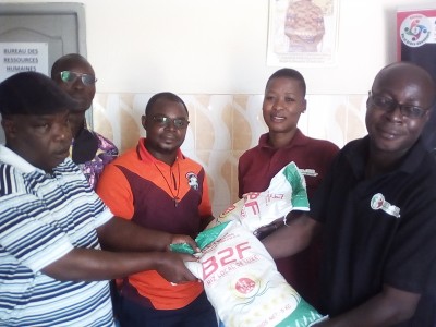 Côte d'Ivoire : Bouaké, « oubliés  » dans la vague des dons, 167 malades mentaux reçoivent du riz