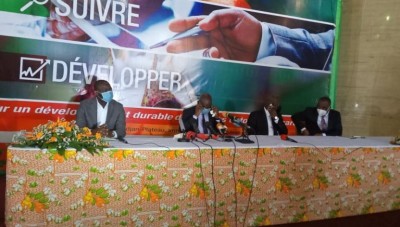 Côte d'Ivoire : Le DG du Conseil Coton Anacarde annonce une baisse de production liée à un déficit hydrique et confirme le respect du prix bord champ du kilo d'anacarde fixé à 400 FCFA