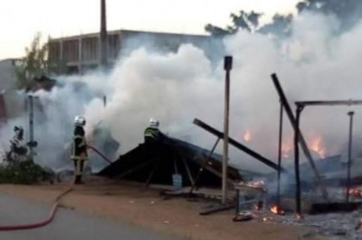 Côte d'Ivoire : Le marché artisanal de Grand-Bassam ravagé par un incendie