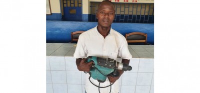 Côte d'Ivoire : À Abobo, il perçait des trous pour cambrioler des domiciles