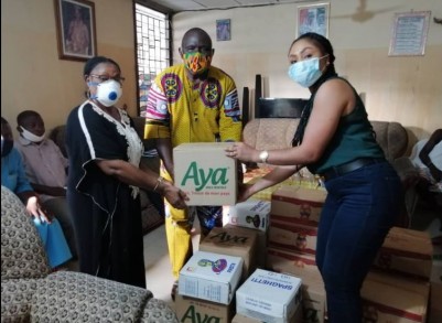 Côte d'Ivoire : Malgré l'assouplissement des mesures contre le covid19, le Colonel « Vétcho » toujours proche des populations,  deux tonnes de dons offerts samedi