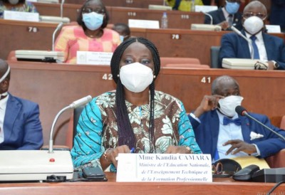 Côte d'Ivoire : Les enseignements via la télévision vont s'étendre dès lundi aux élèves des classes de 4è  et de 1ère, ce que Ahoussou demande aux acteurs du système