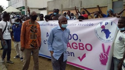 Côte d'Ivoire : Gbagbo retiré de la liste électorale provisoire, plusieurs de ses partisans manifestent à Abidjan devant le siège de la CEI