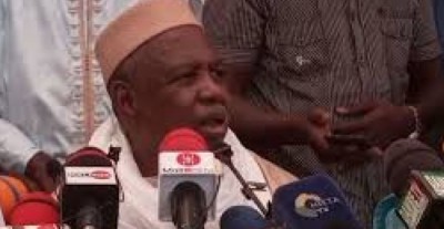 Mali : L'imam Mahmoud Dicko appelle à manifester «mardi» et accuse la France de soutenir Boubou Cissé