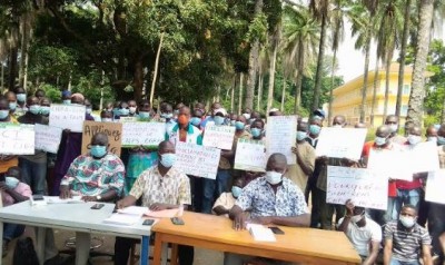 Côte d'Ivoire : CNRA, après un mois de grève, les travailleurs sous menace de chômage technique, annoncent en réplique des sit-in dans tout le pays.