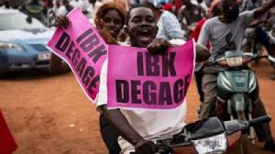 Mali-CEDEAO: Goodluck Jonathan propose une rencontre avec IBK, le M5-RFP dit « niet »
