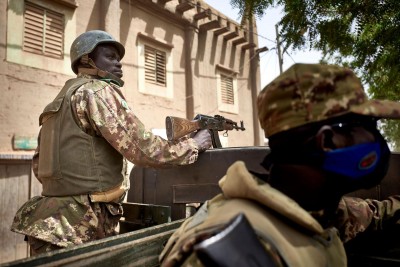 Mali : Tirs de soldats en colère dans le grand camp militaire de Kati