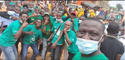 Côte d'Ivoire : À Abobo, les partisans de Ouattara dans les rues disent-ils pour un « échauffement » avant samedi