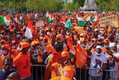 Côte d'Ivoire :  Grande mobilisation des militants du RHDP à la place de la Bastille, Lanciné Diaby à Soro: « Qu'il rentre en Côte d'Ivoire. Ou bien il veut être président sur Facebook ?»