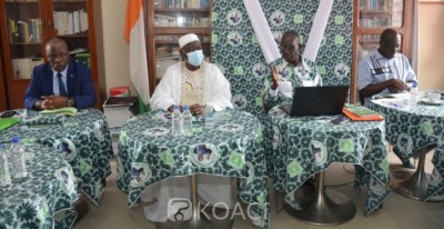 Côte d'Ivoire: Présidentielle du 31 octobre, le ministre Gnamien Yao lance un pagne pour « servir de trait d'union entre tous ceux qui ont foi au candidat du PDCI»