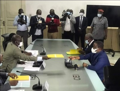 Côte d'Ivoire : Après le dépôt de ses dossiers à la CEI, Bédié confie sa candidature au peuple