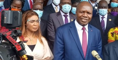 Côte d'Ivoire : Présidentielle d'Octobre, Mabri dépose son dossier de candidature, EDS complète celui de Gbagbo