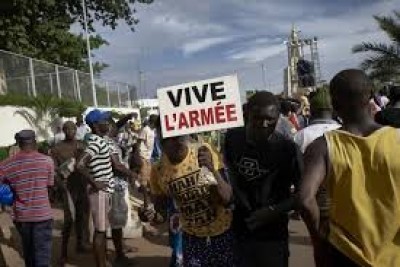Mali : Manifestation de soutien à la junte au pouvoir, sous pression de la CEDEAO