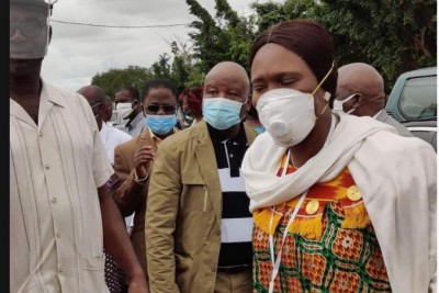 Côte d'Ivoire : A Bonoua, Simone Gbagbo et sa délégation aux populations : «Nous sommes fiers de vous, vous êtes le modèle que tous les Ivoiriens veulent suivre»