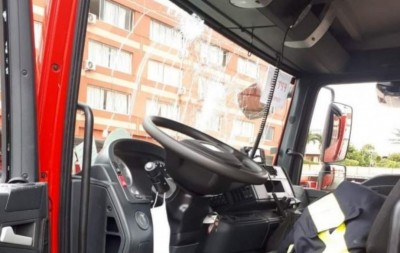 Côte d'Ivoire : À Yopougon, les casseurs s'en prennent à un engin des sapeurs pompiers d'une valeur de 400 millions, le chauffeur prend la fuite