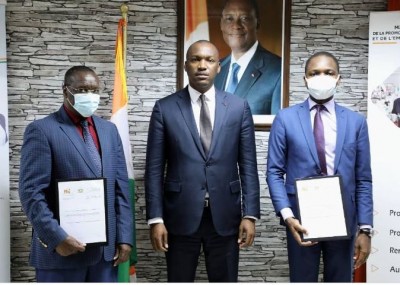 Côte d'Ivoire : Lutte contre le chômage, 2 milliards de FCFA pour mettre en activité 4500 jeunes de 52 localités