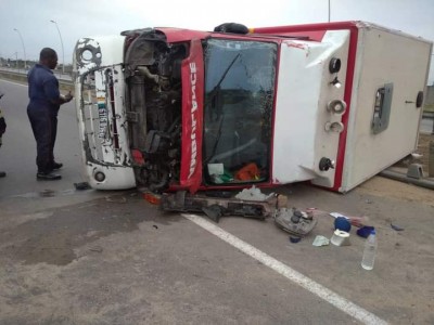 Côte d'Ivoire : A Port-Bouêt, une ambulance transportant un malade fait une sortie de route après un tonneau, 4 victimes