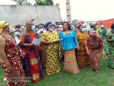 Côte d'Ivoire :    Soutien des Femmes Atchans à la candidature de Ouattara, un collectif se désolidarise et crie à l'instrumentalisation de leurs sœurs